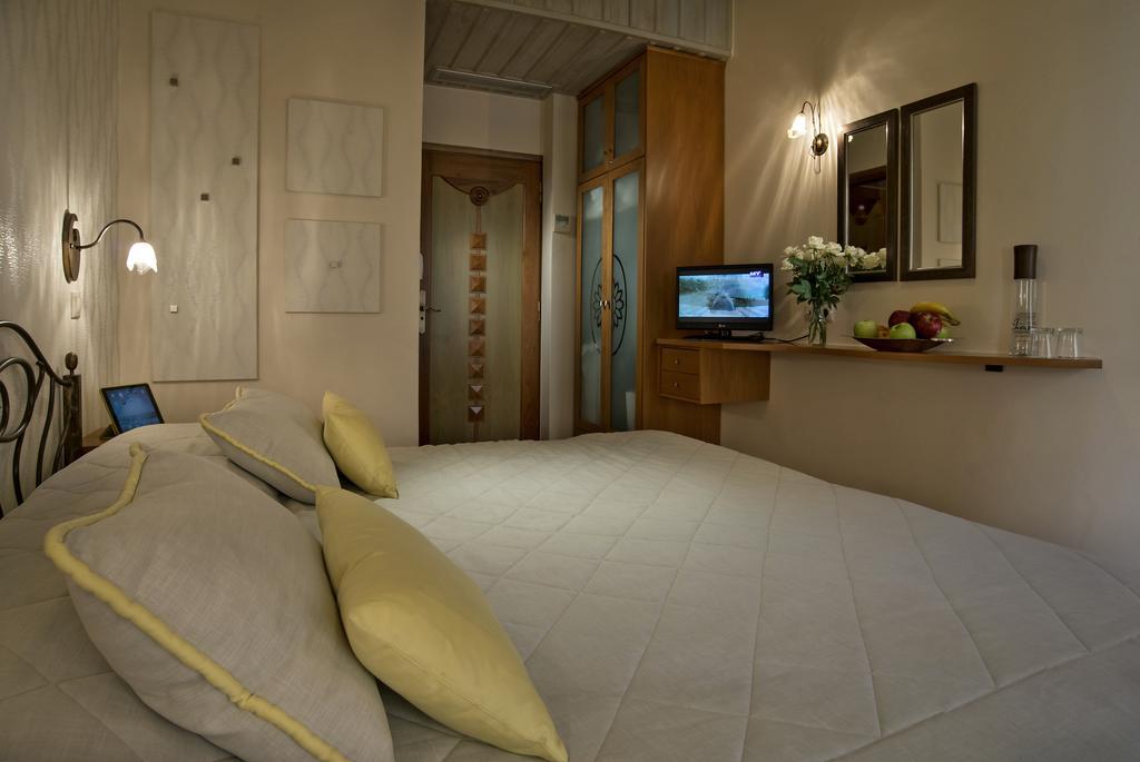 Отель Ionas Boutique 3*