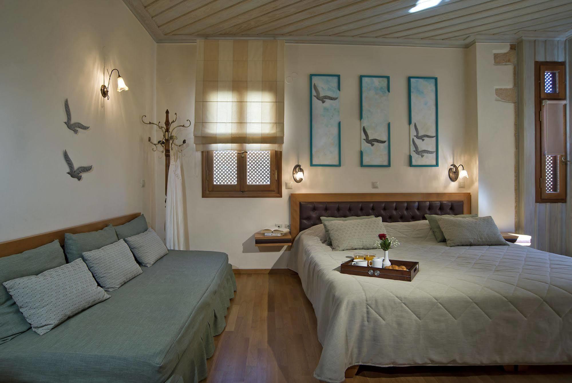 מלון Ionas Boutique 3*